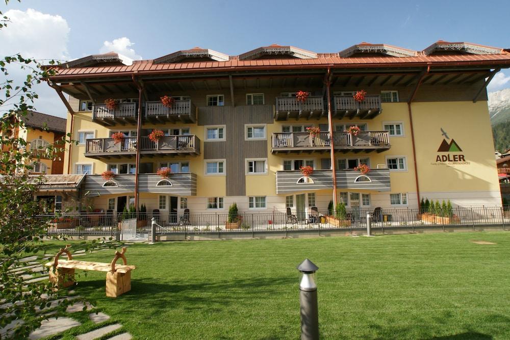 Adler Clubresidence Moena Exteriör bild